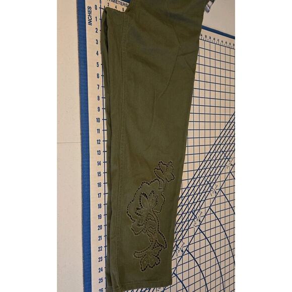 Future Collective High-Waisted Eyelet Pants Drawstring Size 2 Distessed Olive - Picture 9 of 9